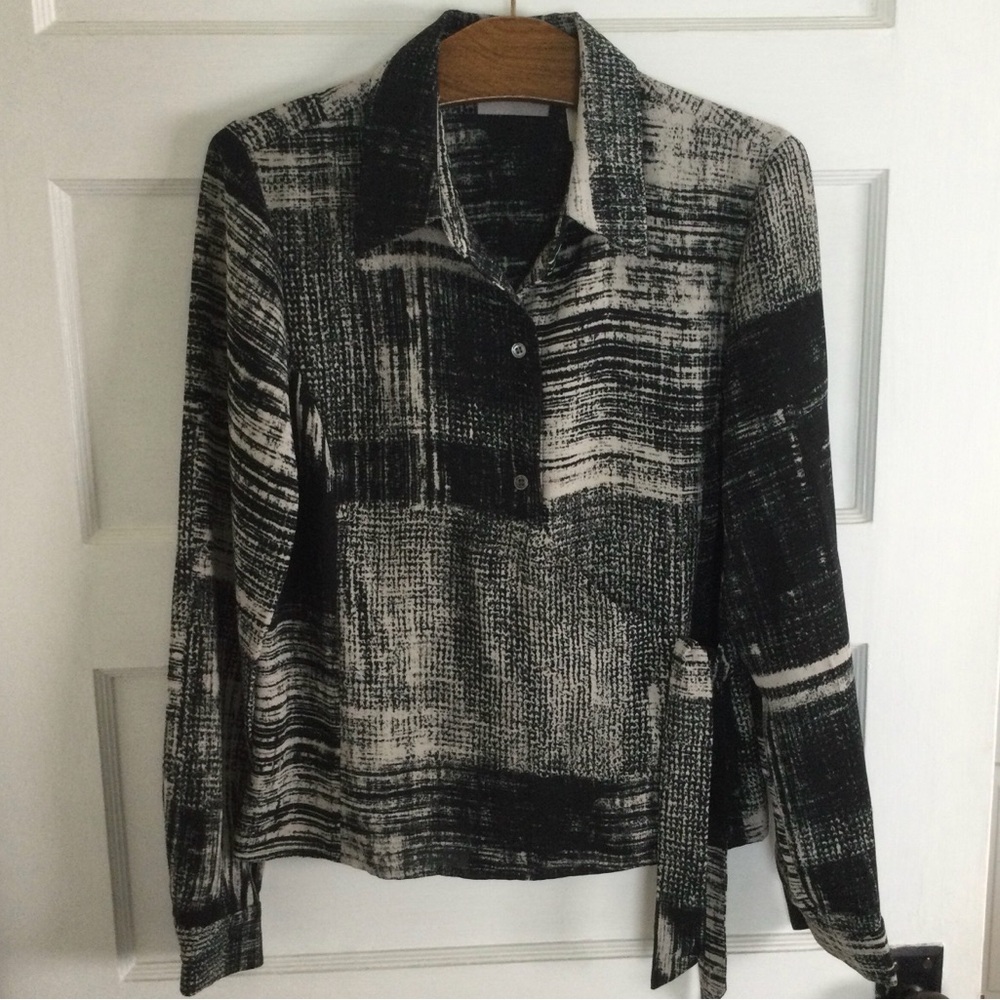 Liz Claiborne Collection-Black & White Abstract Button Collar Top